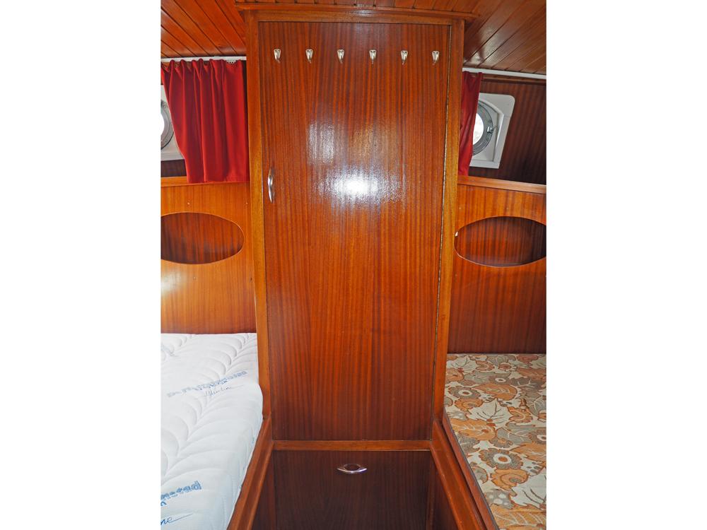 Aft cabin, Accommodation